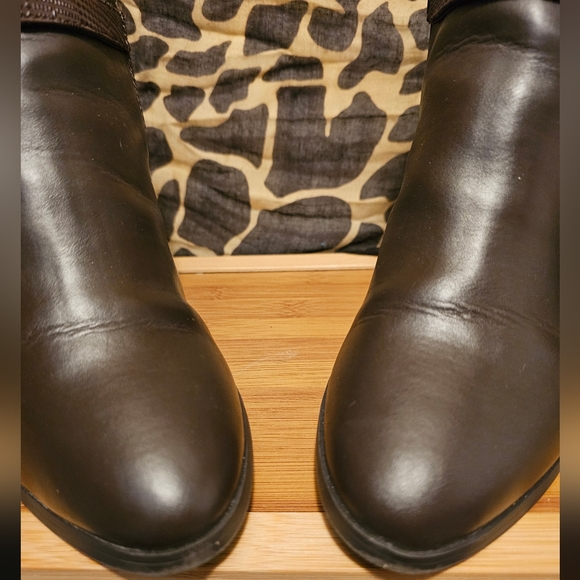 EUC Charter Club Women’s Pixxyp Deep Brown Booties Sixe 8.5 - Picture 11 of 11